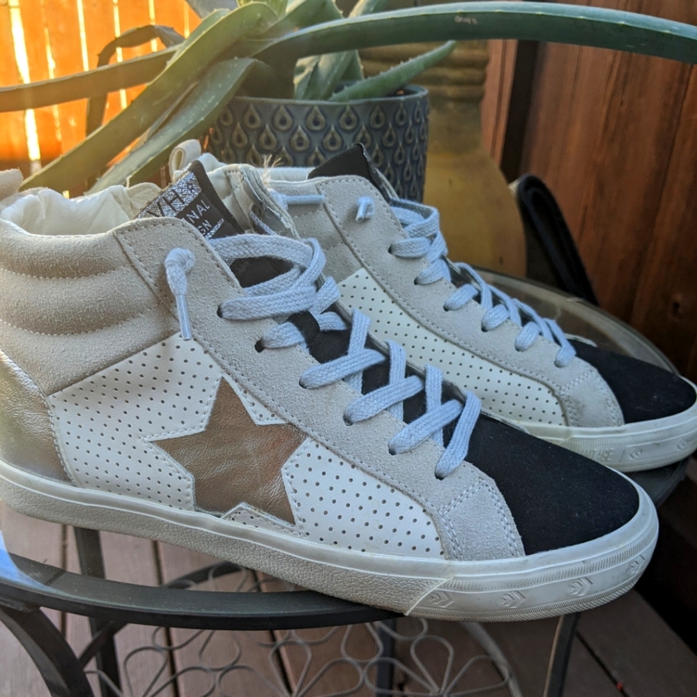 Vintage Havana Black and Silver high top size 10